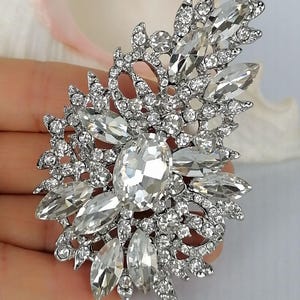Rhinestone Crystal Elegant Leaf Flower Brooch Pin Prom Wedding Costume Jewelry