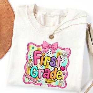 Lärarskjorta för första klass, matchande gruppt-shirt med blommig blå konstlappmönster, lärartröja för skolstart