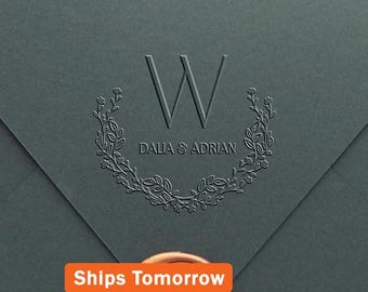 Sello personalizado para sobres de boda: Apellido y monograma inicial personalizados