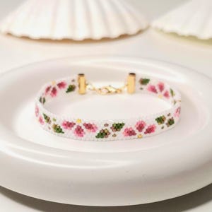 Beaded Pink Floral Even Count Peyote Bracelet Pattern: White Dainty Flower Beading (Digital Download)