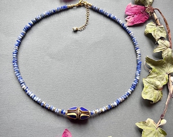 Collar de jaspe azul natural con cuentas de latón indonesio | Collar de piedras preciosas hecho a mano | Joyería para uso diario