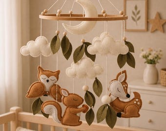Móvil de fieltro con forma de ciervo para cuna, decoración de guardería con temática de bosque, móvil hecho a mano para cuna, regalo para baby shower con animales del bosque, decoración colgante neutra para guardería.