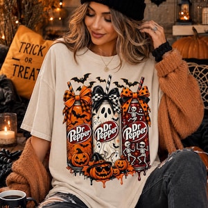Koszulka z motywem Halloween Dr Pepper, vintage'owy okrągły dekolt z puszką napoju, uroczy jesienny sweter z dyniowym duchem, przytulny pomysł na jesienny prezent, straszna koszulka z napojem, sezon jesienny