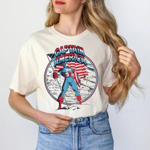 アメリカ国旗（赤白青）PNG、マーベル キャプテン・アメリカ Tシャツデザイン、アメリカ独立記念日Tシャツ、7月4日 PNG、アメリカンプライド デジタル