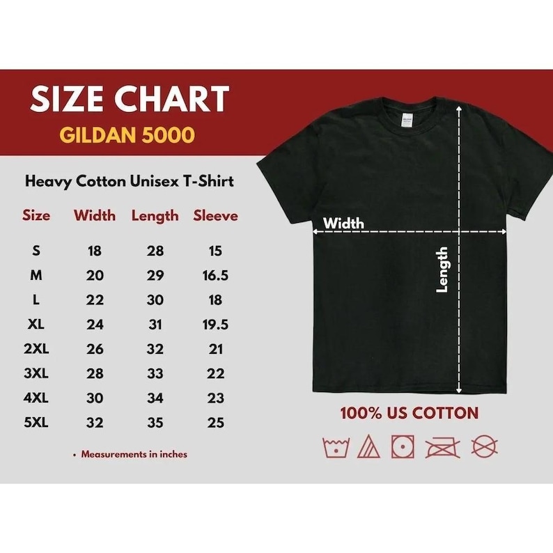 Pu&ograve; includere: T-shirt unisex nera in cotone pesante Gildan 5000 con tabella taglie. La tabella elenca le taglie dalla S alla 5XL, con misure in pollici per larghezza, lunghezza e manica. La maglietta &egrave; realizzata in 100% cotone americano.