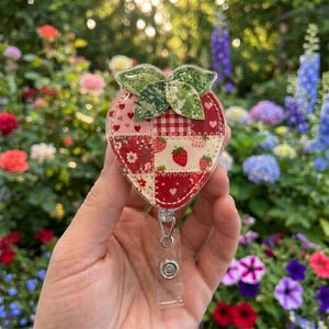 Strawberry Patchwork Badge Reel – Cottagecore Quilted Style, Retractable Floral ID Holder