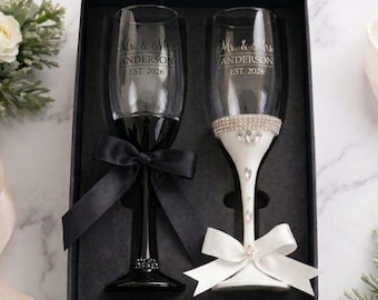 Juego de 2 copas de champán blancas para bodas con caja de regalo, copas de brindis nupciales de lujo adornadas con cristal, copas de champán para bodas