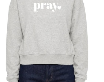 Bluza z nadrukiem Pray French Terry z odkrytym dekoltem