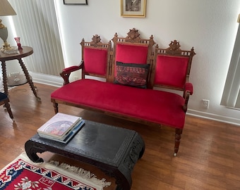 Sofá Eastlake y 3 sillones semicirculares, recogida en San Antonio.