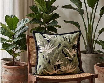 Luxury Green Jacquard Cushion Cover – Vintage Patchwork & Modern Design