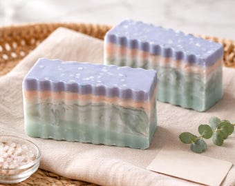 Sal marina, miel y leche de cabra.