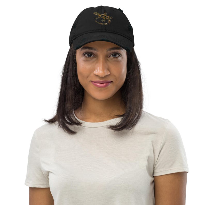 Lizard Distressed Dad Hat, Tropical Reptile Streetwear Cap, Minimal Embroidered Style Hat, Urban Nature Cap, Fauna Urbana