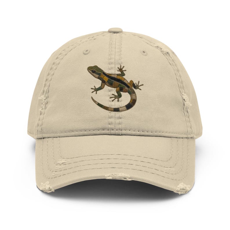 Lizard Distressed Dad Hat, Tropical Reptile Streetwear Cap, Minimal Embroidered Style Hat, Urban Nature Cap, Fauna Urbana