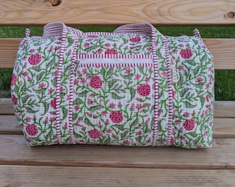Handgemachte Weekender Tasche aus Baumwolle | Gesteppte Reisetasche Blumenmuster | Sporttasche Damen | Boho Tasche | Radhe Taschen Germany