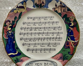 Antiker französischer Teller „Chansons et Rondes de France“ von Sarreguemines