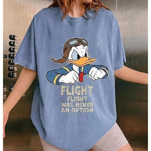 飛行機に乗ることは決して選択肢ではなかったTシャツ、タクティカルペンギンTシャツ、面白いミリタリーペンギンシャツ、武装ペンギンミーム、レトロな動物グラフィックギフト