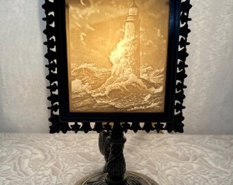 Lâmpada de Litopana com Detalhe Vitoriano de Farol