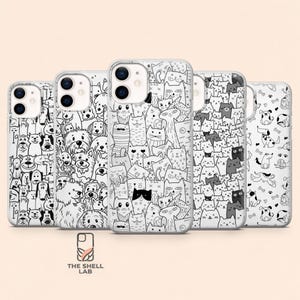Pode incluir: Cinco capas transparentes para telemóvel dispostas em fila, cada uma com um padrão distinto de arte linear a preto e branco de cães e gatos. Os designs incluem grupos densos de rostos de animais e ilustrações dispersas. O texto THE SHELL LAB é visível.