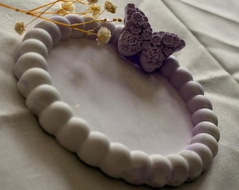 Plato decorativo hecho a mano en tonos pastel | Caja de joyería con mariposa | Bandeja decorativa hecha a mano | Regalo delicado