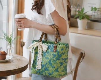 Bolso de playa de paja tejida – Asa de bambú, bolso de vacaciones estilo bohemio, estilo veraniego