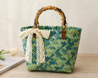 Elegante bolso tote de paja tejida con asa de bambú – Bolso bohemio de verano hecho a mano, regalo para ella, bolso de playa y para el día a día.