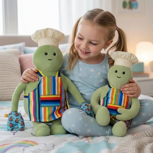 Simpatico peluche da chef verde, piccola bambola di peluche da chef, morbido peluche da cucina, bambola con grembiule arcobaleno, regalo per buongustai, decorazione per la stanza, bambole personalizzabili