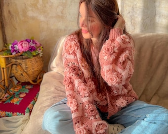 Wzór i wideo na szydełku, kardigan z motywami kwiatowymi „Camellia”, motywy sześciokątne z obszernymi elementami kwiatowymi, do pobrania natychmiast