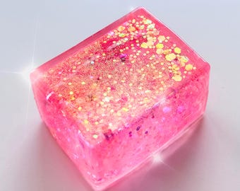 Glitter Cube Squishy, Cute Ice Clear Fidget Toy, Silent Classroom Sensory Toy for Kids, Noiseless Office Stress Relief Gift Pink Slow Rising