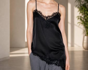 Débardeur en satin pour femme | Caraco avec détails en dentelle | L'essentiel de la tenue d'été minimaliste