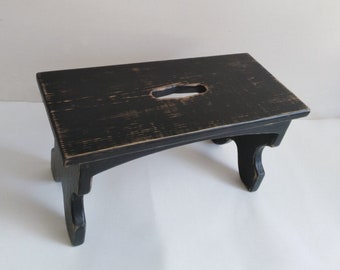 Reposapiés grande de arte popular primitivo, taburete de paso, decoración de granja, acabado personalizado, pintura negra, taburete de paso de madera, muebles, decoración de granja moderna
