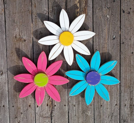 Wooden Daisy Flower Decor. Daisy Art. Colorful and Decorative Daisy Decor.