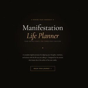 Può includere: Grafica digitale con le parole "Manifestation Life Planner" in lettere bianche e dorate su sfondo scuro. Il testo "REWIRE YOUR INNERSELF" è in alto. In basso le parole "BEGIN YOUR JOURNEY" in un riquadro.