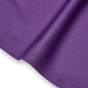 Interlockgebreide voeringstof 3 oz 70 denier lichtgewicht stretch polyester op maat gesneden voor het naaien van kleding, accessoires, decoratie en meer Paars