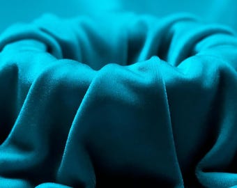 TURCHESE - Tessuto in velluto elasticizzato tagliato su misura, morbido e lussuoso - Poliestere e spandex - Elasticizzato in 4 direzioni per cucire abbigliamento, costumi e lavori fai da te.