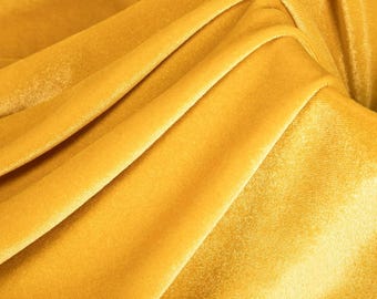 ORO - Tessuto in velluto elasticizzato tagliato su misura, morbido e lussuoso - Poliestere e spandex - Elasticizzato in 4 direzioni per cucire abbigliamento, costumi e lavori fai da te.