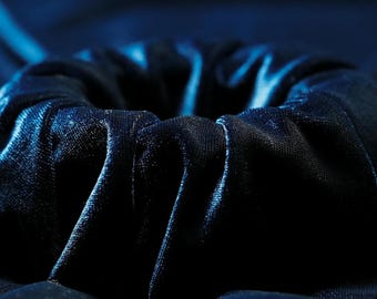 BLU NAVY - Tessuto in velluto elasticizzato tagliato su misura, morbido e lussuoso - Poliestere e spandex - Elasticizzato in 4 direzioni per cucire abbigliamento, costumi e lavori di bricolage.
