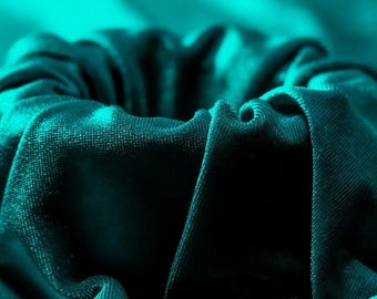 TEAL - Tessuto in velluto elasticizzato tagliato su misura, morbido e lussuoso - Poliestere e spandex - Elasticizzato in 4 direzioni per cucire abbigliamento, costumi e lavori fai da te.