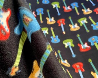 Chitarra multicolore con sfondo nero - Materiale in pile morbido anti-pilling, venduta tagliata su misura.
