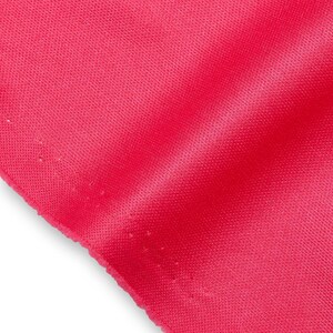 Interlockgebreide voeringstof 3 oz 70 denier lichtgewicht stretch polyester op maat gesneden voor het naaien van kleding, accessoires, decoratie en fuchsia