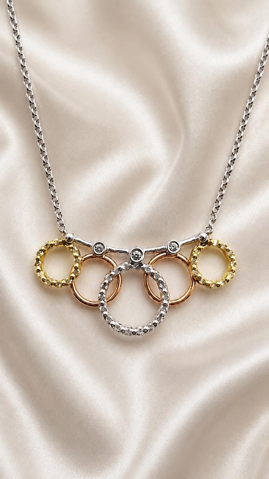 Five Interlocking Circle Necklace - Etsy