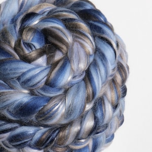 Combed top/roving custom blend ‘Horizon’, 100 gm merino/tencel/viscose 50/40/10 for spinning and felting, soft wool mix, shiny luxury blend
