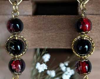 Pendientes colgantes barrocos en burdeos y negro, joyería de resina con forma de corazón dorado, regalo artesanal para mujeres elegantes de LaBijouteriedeSara