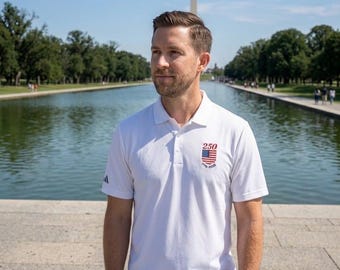 Polo de golf de alto rendimiento del 250 aniversario de Estados Unidos — Polo de alto rendimiento conmemorativo para hombre, 1776-2026