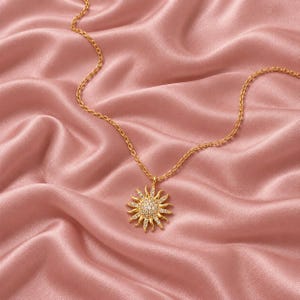 Collier Soleil, Pendentif Soleil en Or, Collier Solaire, Pendentif Soleil Pavé, Breloque Soleil en Or Rose, Collier Rayons de Soleil en Argent, Cadeau pour Elle