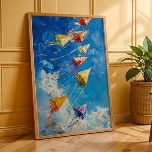 Può includere: Un dipinto a olio incorniciato che raffigura un cielo blu vibrante pieno di molteplici aquiloni colorati nelle tonalità del giallo, rosso, bianco e viola. L'opera utilizza pennellate spesse e materiche per ritrarre gli aquiloni su uno sfondo nuvoloso.