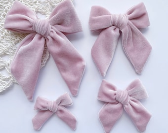 Pink Valentine Velvet Bow, Velvet  hair bow, Blush Pink Velvet Bow, Light Pink Large Velvet Bow, Heart Bow, Headband Clip Rose Pink Baby