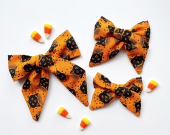 Halloween bow, Salem Black Cat bow, hand tied bow, girl hair bow, halloween hair clip, fall hair bow, halloween headband cat spooky