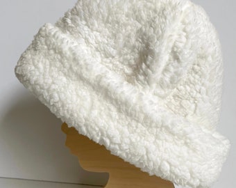 cream cable knit bobble hat