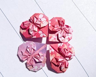 Corazones de papel de origami