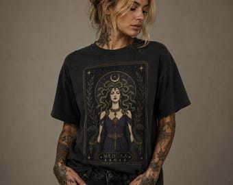 Medusa T-Shirt, griechische Mythologie Shirt, dunkles feminines ästhetisches T-Shirt